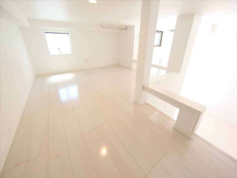 その他部屋・スペース　上段ロフト6.3帖（収納としてもお部屋としても使えます）