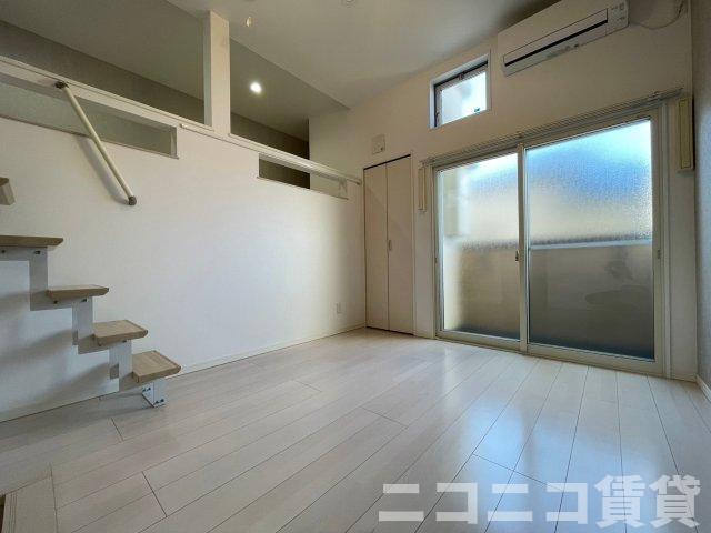 居室・リビング　上りやすいロフトで１LDKの様に使えます　※モデルルーム