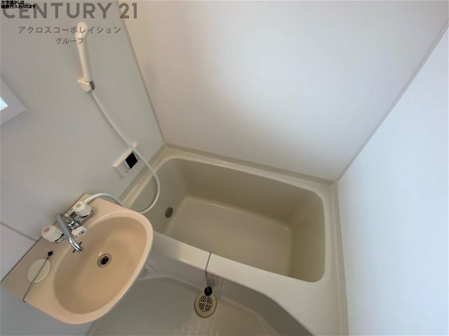 バス・シャワールーム　バストイレセパレートタイプの浴室です♪