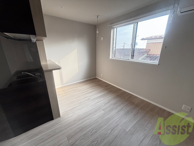 居室・リビング　きれいなＬＤＫが広がっていて居心地が良さそうですね。