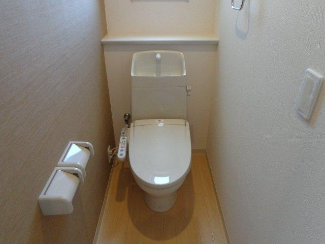 トイレ　温水洗浄便座