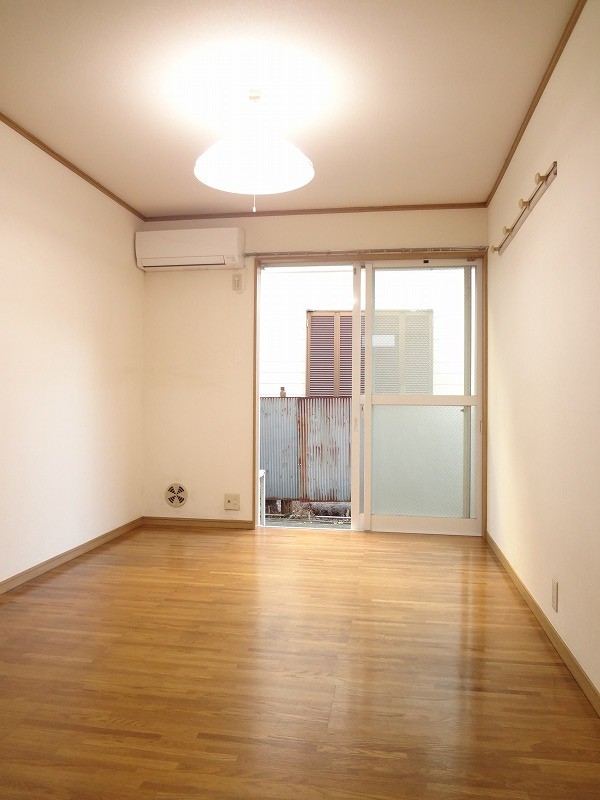 居室・リビング　別部屋の参考写真です