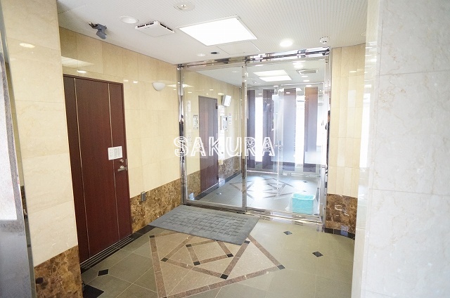 エントランス　管理の行き届いたエントランスです♪