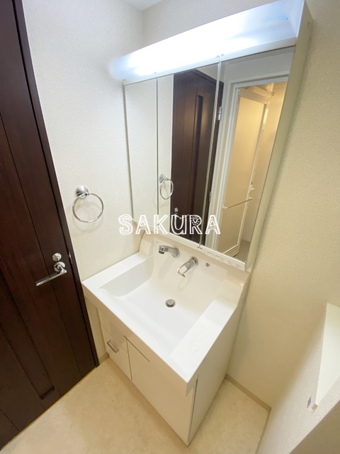 洗面設備　身支度に欠かせない独立洗面台♪