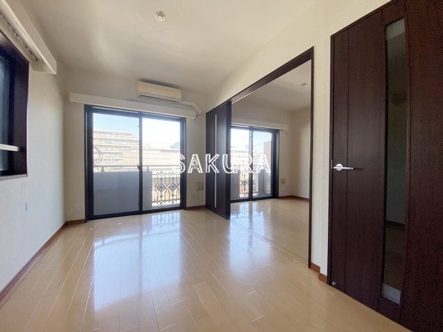 居室・リビング　使いやすい形の為、レイアウトを楽しめます♪