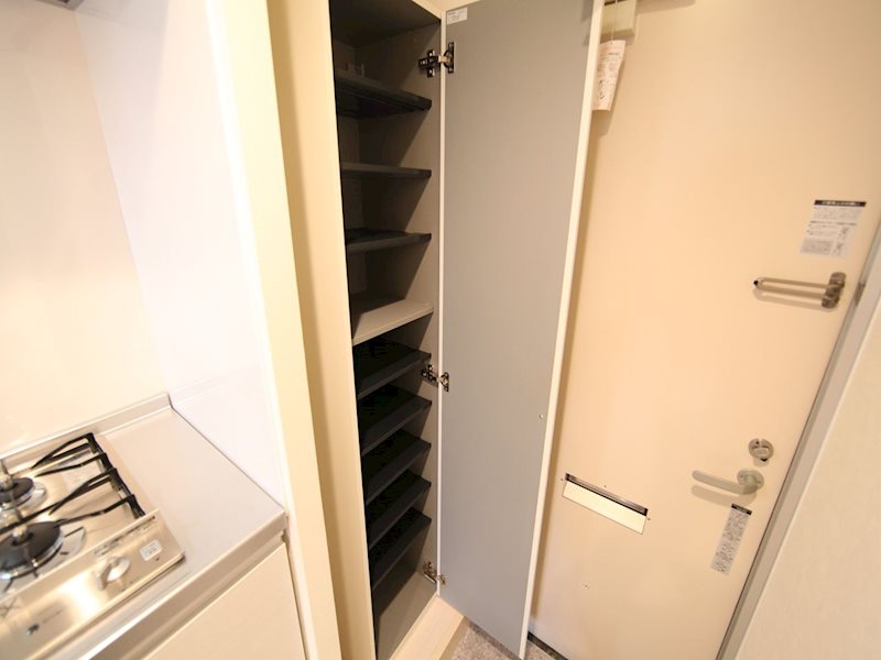 玄関　玄関　シューズボックス付