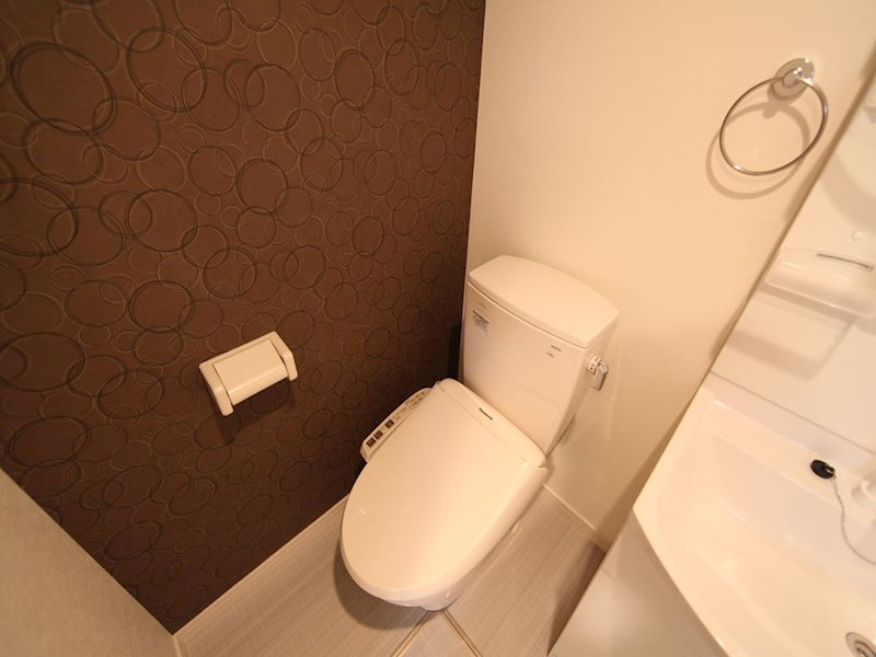 トイレ　温水洗浄暖房便座付トイレ