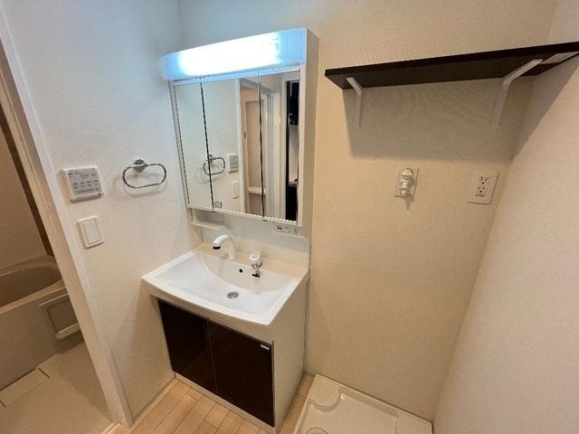 洗面設備　色合いは異なる場合があります(イメージ)色合いは異なる場合が