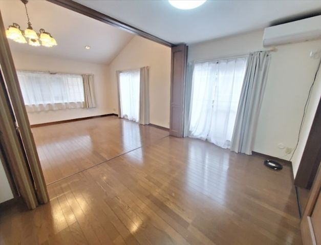 居室・リビング　６帖の洋室です。