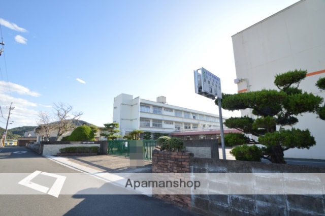 中学校　倉敷市立真備中学校（中学校）まで688m