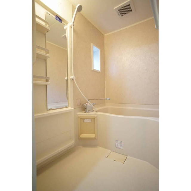 バス・シャワールーム　追い焚き機能付きでいつでも温かいお風呂に入れます♪