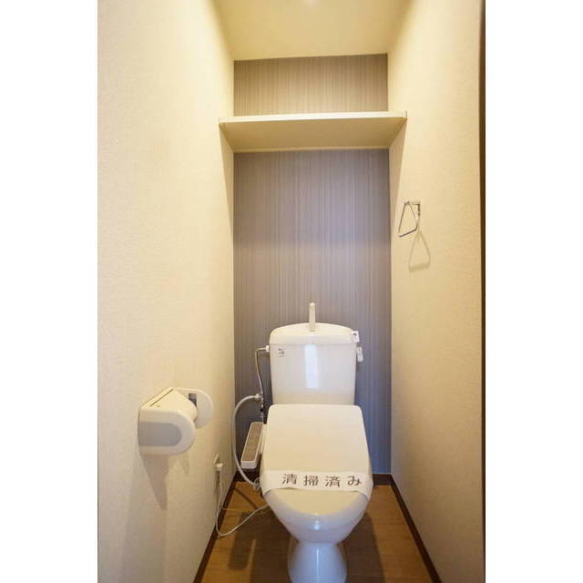 トイレ　洗浄・暖房機能付き便座で快適にご利用頂けます♪