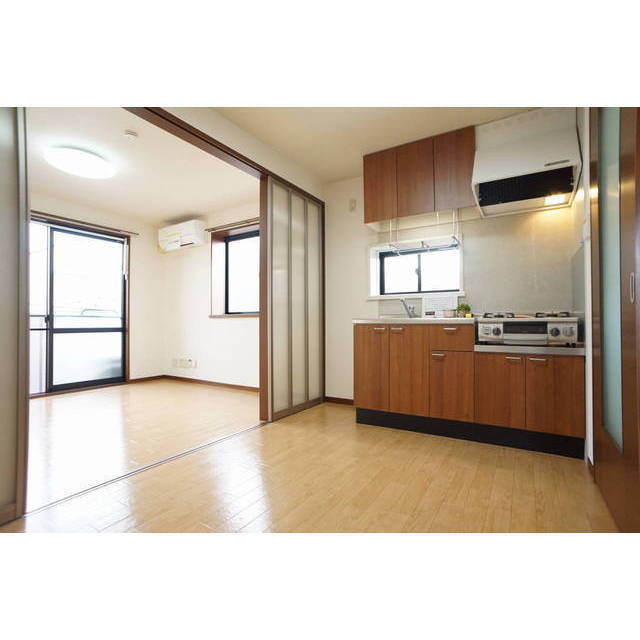 居室・リビング　南東向きの２階角部屋で日当たり良好です♪