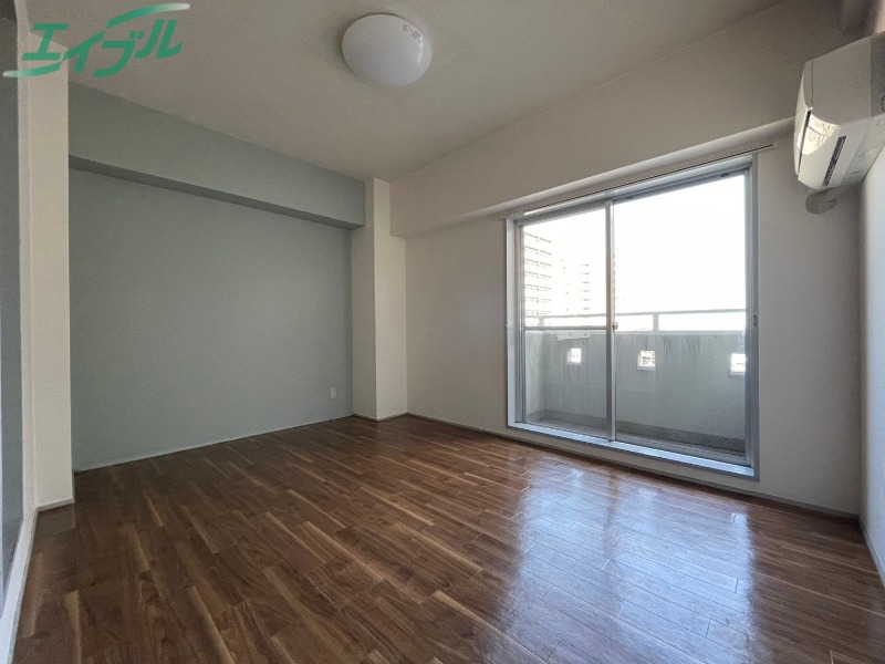 居室・リビング　同型参考写真