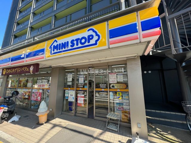 コンビニ　ミニストップ 杉並和田店（コンビニ）まで110m