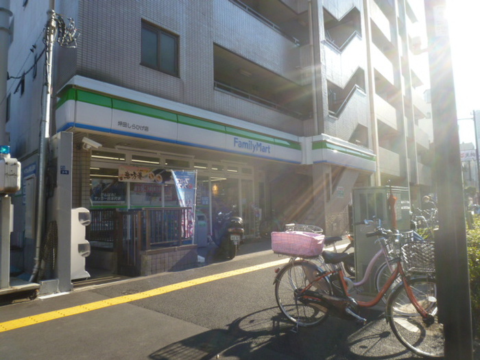 コンビニ　ファミリーマート（コンビニ）まで350m