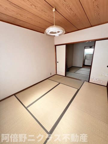 居室・リビング　内装は別部屋の参考写真です。