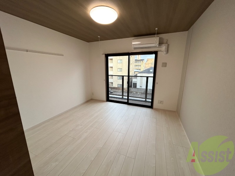 居室・リビング　８．１帖のリビングは広々として開放感があります。