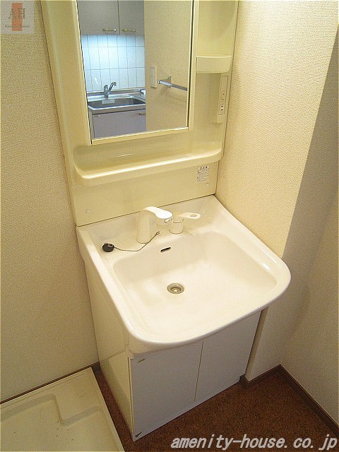 洗面設備　●シャンプードレッサー仕様の独立洗面台♪