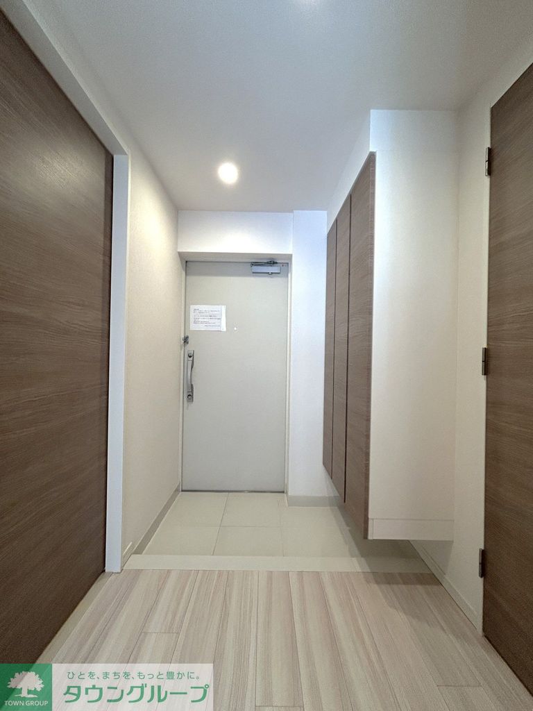 玄関　玄関（クリーニング前）