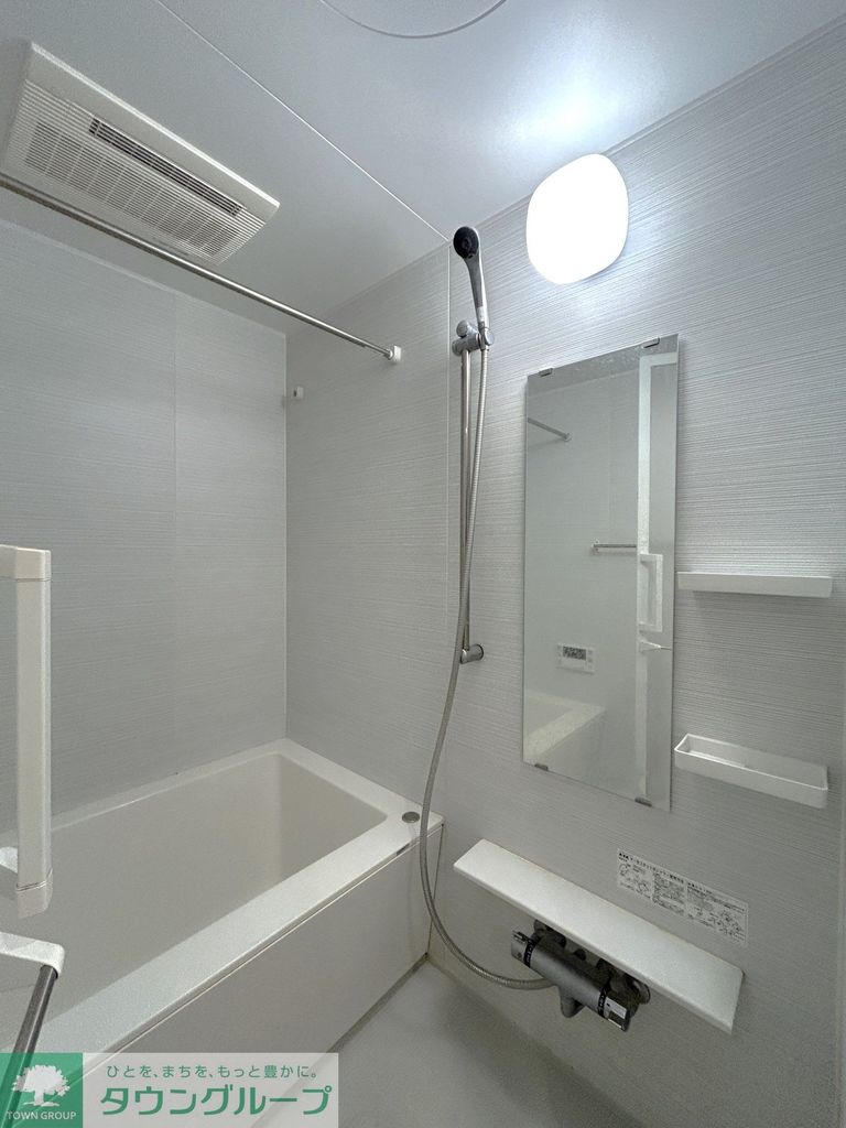 バス・シャワールーム　浴室乾燥機、追い焚き機能付バス（クリーニング前）