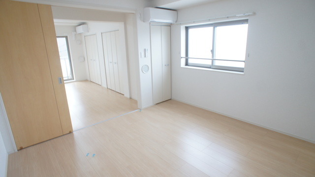 居室・リビング　広いリビングダイニングはゆったりくつろげる憩いの空間♪