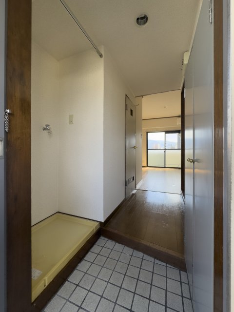 玄関　同物件別号室の写真です。