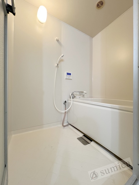 バス・シャワールーム　追い炊きバスです（＾＾♪