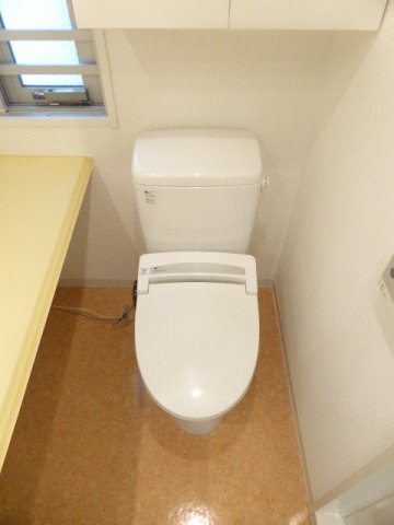 トイレ　別タイプ部屋　参考写真です