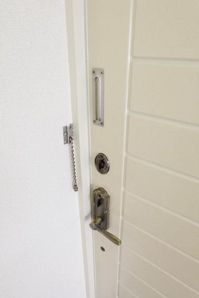 セキュリティ　チェーンロックあります