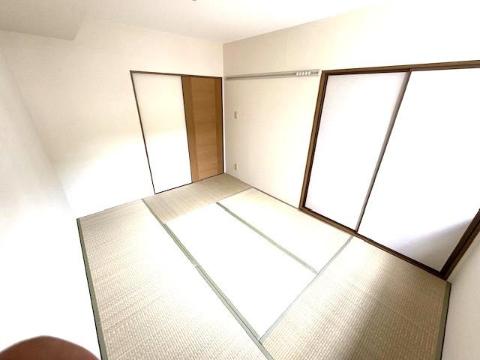 居室・リビング　室内