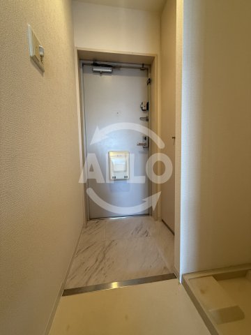 玄関　W.O.B.レマーニー昭和町　玄関