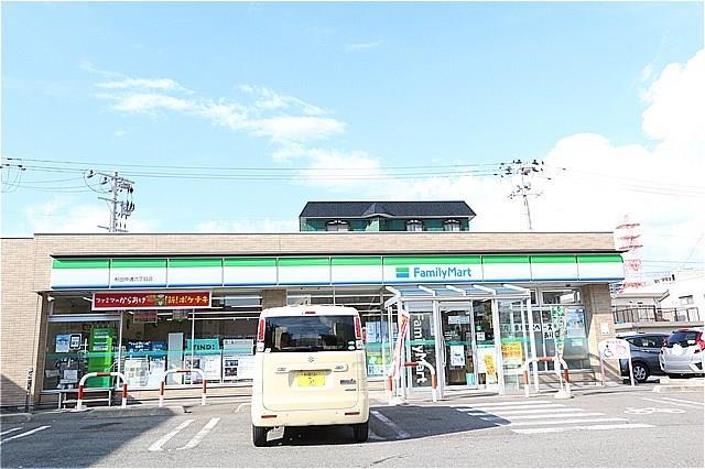 コンビニ　ファミリーマート中通六丁目店（コンビニ）まで140m