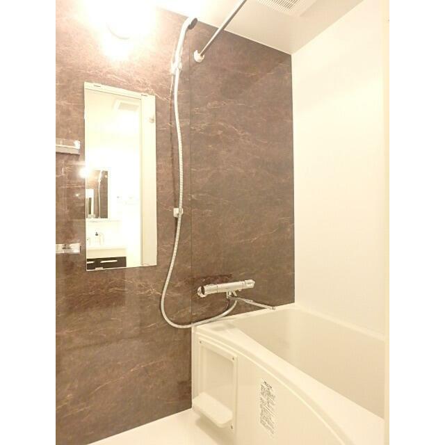 バス・シャワールーム　浴室乾燥機付バス