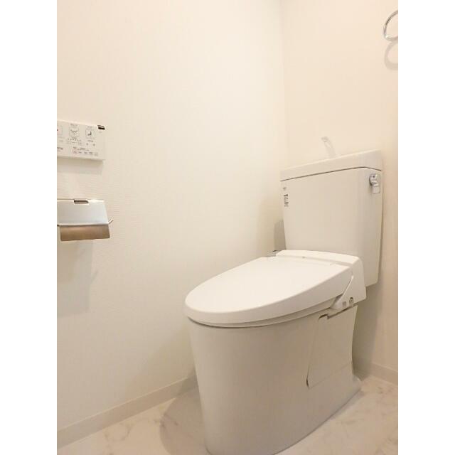 トイレ　シャワー付きトイレ