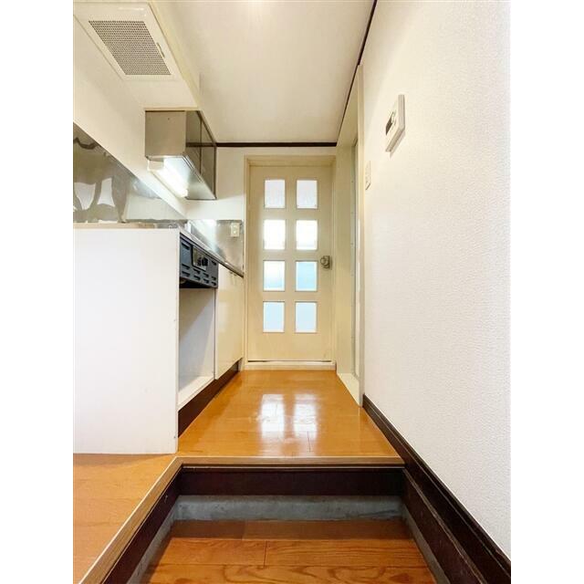 玄関　同物件別部屋