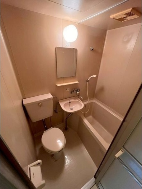 バス・シャワールーム