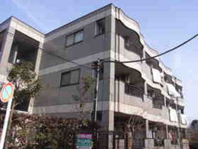 建物外観　★南向きで日当たり良好です★閑静な住宅街で落ち着いた緑の多…