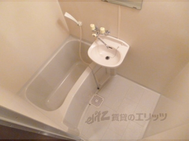 バス・シャワールーム　バス