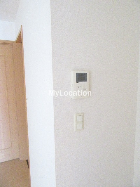 セキュリティ　☆モニター付きインターホンです☆