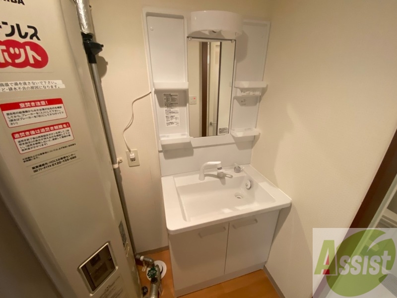 洗面設備　シャンプードレッサー。身支度はここでばっちり。