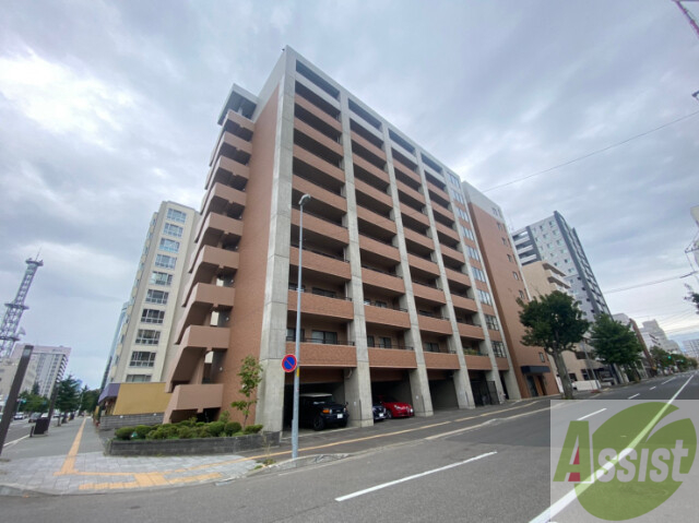 建物外観　札幌市中央区北１条西「エナコート知事公館前」