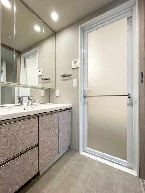 洗面設備　※写真は同タイプ住戸です。