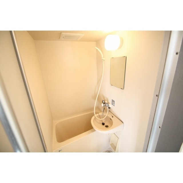 バス・シャワールーム　洗面