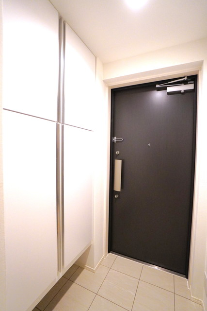 玄関　※写真は同タイプ住戸です。