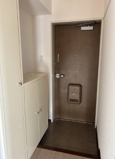 玄関　※別部屋参考写真