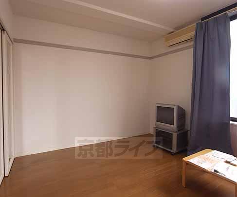 居室・リビング　広い洋室です。