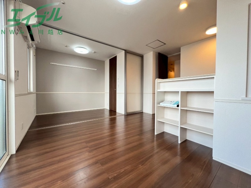 居室・リビング　同型参考写真