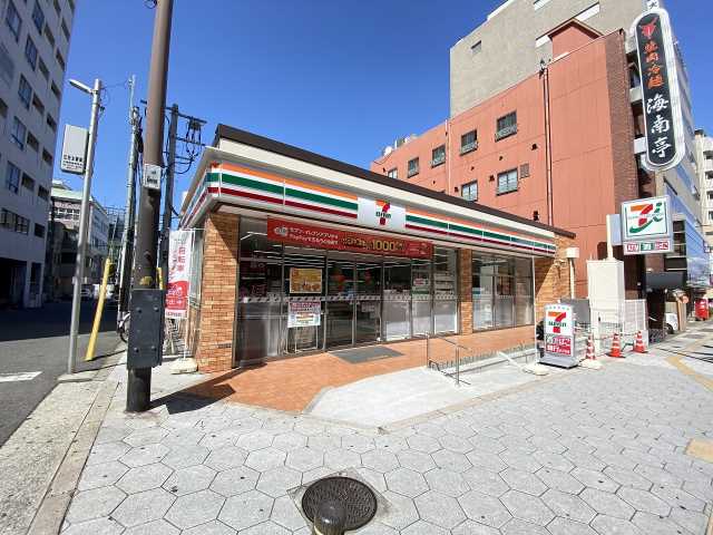 コンビニ　セブンイレブン（コンビニ）まで328m