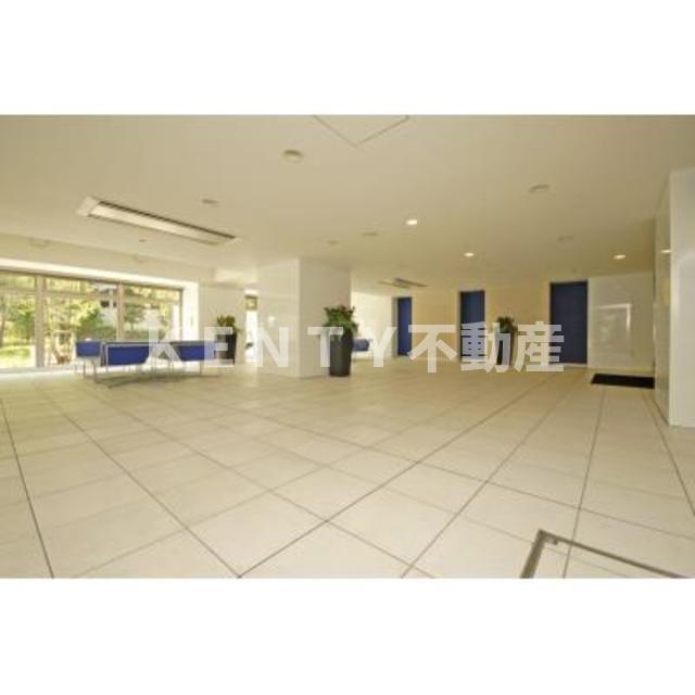 エントランス　ゆとりのあるエントランスです